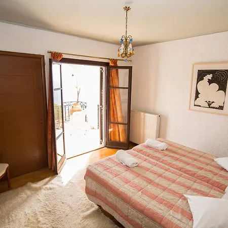 Hotel Boy & Dolphin 3*